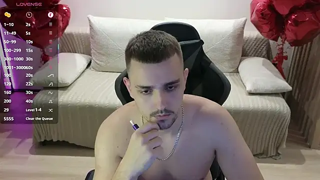 Larstar01 online show from November 6, 2025, 12:22 am