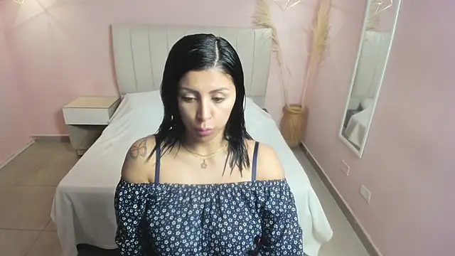 tiffani  love online show from January 29, 2025, 1:07 pm