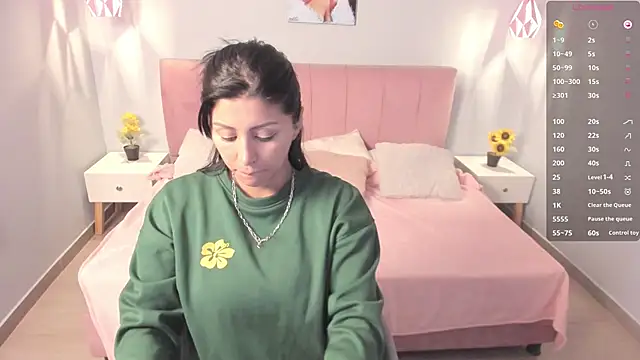 tiffani  love online show from March 17, 2025, 1:39 pm