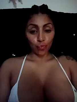 tiffani  love online show from September 15, 2025, 2:22 am