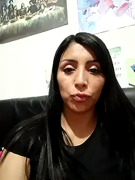 tiffani  love online show from December 21, 2025, 3:13 am