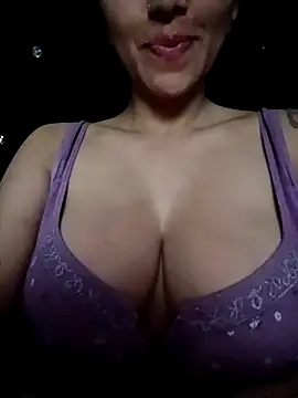 tiffani  love online show from February 21, 2026, 9:32 am