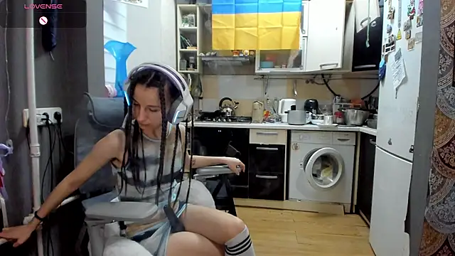  Nika Kik online show from April 8, 2026, 4:18 pm