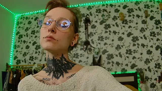 Littlespacemouse online show from September 29, 2025, 3:06 pm