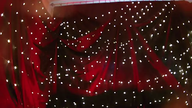 Littlespacemouse online show from November 11, 2025, 6:46 am