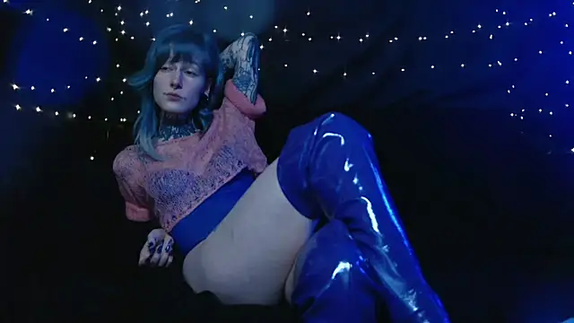 Littlespacemouse online show from November 30, 2025, 9:02 am