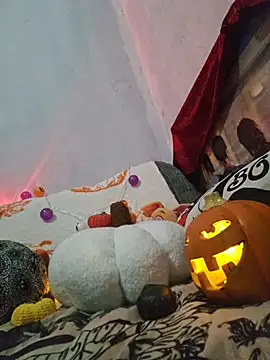 Snapshot of oxitocindi chatting on October 29, 2025, 11:39 pm oxitocindi online show from October 29, 2025, 11:39 pm