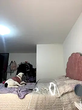 Snapshot of tati__22 chatting on September 18, 2025, 7:27 pm tati  22 online show from September 18, 2025, 7:27 pm