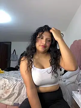 Snapshot of tati__22 chatting on September 25, 2025, 12:03 am tati  22 online show from September 25, 2025, 12:03 am