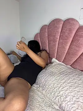 Snapshot of tati__22 chatting on October 9, 2025, 5:00 pm tati  22 online show from October 9, 2025, 5:00 pm