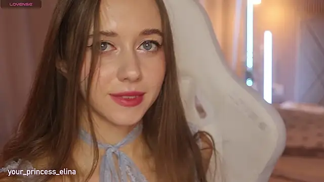 Snapshot of _Pretty_Doll_ chatting on December 19, 2024, 6:45 pm Pretty Doll online show from December 19, 2024, 6:45 pm