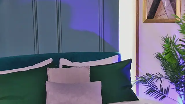 LunaWills  online show from February 11, 2026, 5:12 am