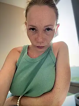 LavenderHot online show from April 10, 2026, 12:05 am