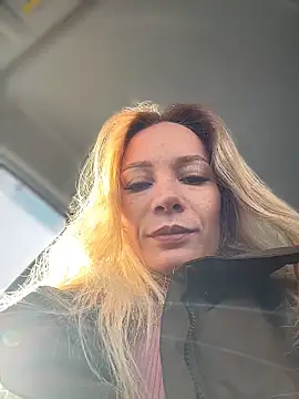 LavenderHot online show from April 18, 2026, 1:31 am