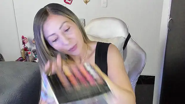 Snapshot of Andreina_Suann chatting on February 11, 2026, 10:53 am Andreina Suann online show from February 11, 2026, 10:53 am