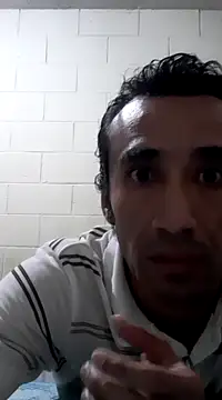 Snapshot of EIGUAP00 chatting on January 9, 2025, 4:17 pm EIGUAP00 online show from January 9, 2025, 4:17 pm