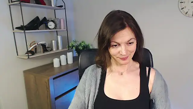 VivianWILD online show from February 21, 2025, 2:06 pm