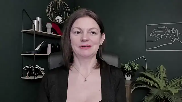 VivianWILD online show from February 12, 2026, 7:03 am