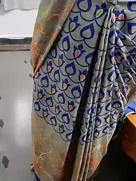 Snapshot of Januhot18 chatting on December 13, 2024, 6:31 am Januhot18 online show from December 13, 2024, 6:31 am