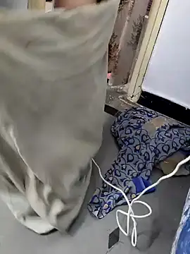 Snapshot of Januhot18 chatting on December 13, 2024, 12:39 pm Januhot18 online show from December 13, 2024, 12:39 pm