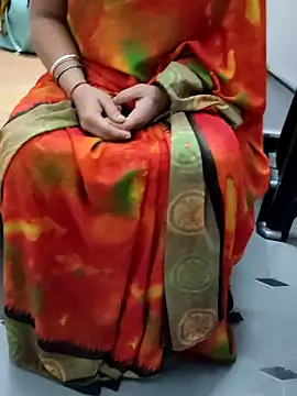 Snapshot of Januhot18 chatting on December 22, 2024, 1:23 am Januhot18 online show from December 22, 2024, 1:23 am