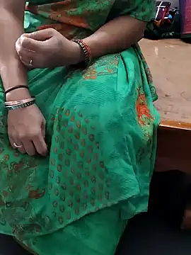 Snapshot of Januhot18 chatting on December 24, 2024, 2:43 am Januhot18 online show from December 24, 2024, 2:43 am