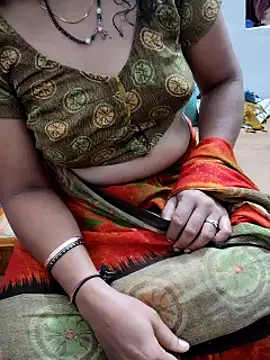 Snapshot of Januhot18 chatting on January 5, 2025, 10:40 pm Januhot18 online show from January 5, 2025, 10:40 pm