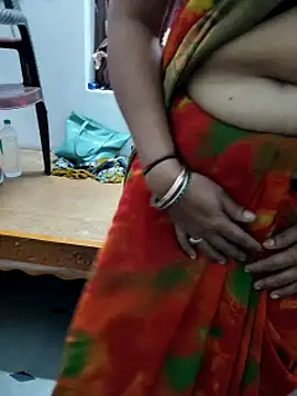 Snapshot of Januhot18 chatting on January 7, 2025, 11:58 am Januhot18 online show from January 7, 2025, 11:58 am