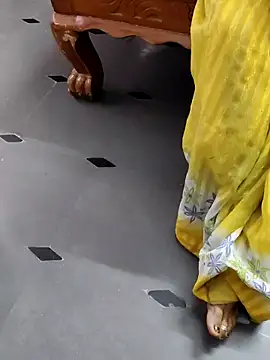 Snapshot of Januhot18 chatting on February 17, 2025, 9:13 am Januhot18 online show from February 17, 2025, 9:13 am