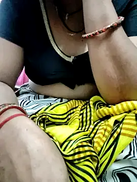 Snapshot of Januhot18 chatting on February 23, 2025, 6:07 am Januhot18 online show from February 23, 2025, 6:07 am