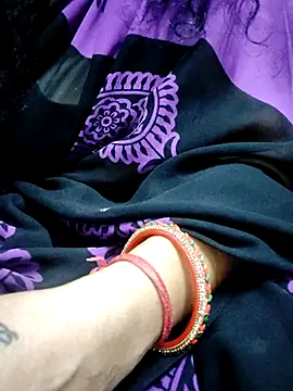 Snapshot of Januhot18 chatting on February 25, 2025, 8:36 am Januhot18 online show from February 25, 2025, 8:36 am