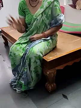 Snapshot of Januhot18 chatting on February 27, 2025, 4:20 am Januhot18 online show from February 27, 2025, 4:20 am