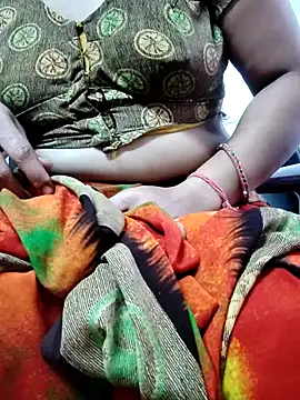 Snapshot of Januhot18 chatting on February 28, 2025, 5:26 am Januhot18 online show from February 28, 2025, 5:26 am