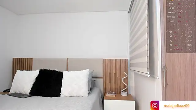 MalejaDiaz  online show from January 14, 2026, 2:55 pm