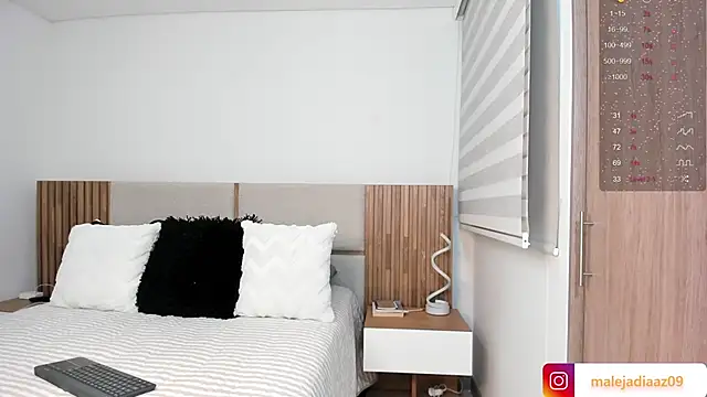 MalejaDiaz  online show from March 16, 2026, 8:57 pm