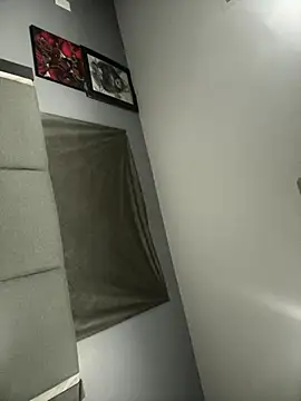 MissReddMamy online show from December 8, 2024, 7:15 am