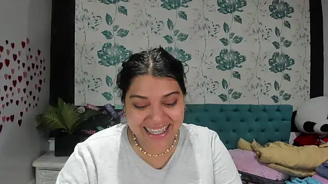 LindaBreeS online show from February 20, 2025, 9:42 pm