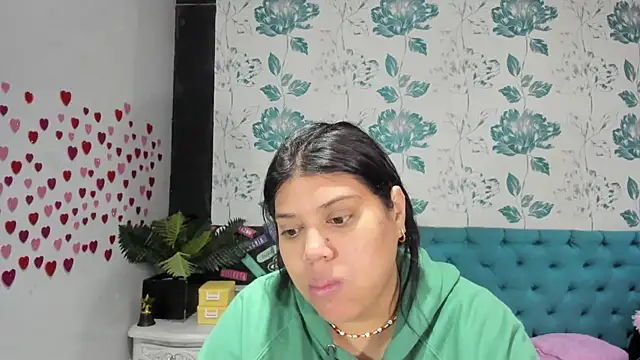 LindaBreeS online show from February 24, 2025, 1:53 pm