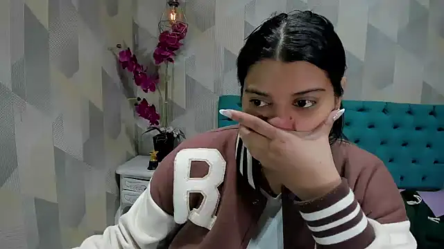 LindaBreeS online show from October 4, 2025, 1:53 pm