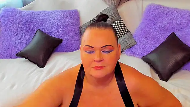 Snapshot of MilanaBiegert chatting on October 5, 2025, 11:30 am MilanaBiegert online show from October 5, 2025, 11:30 am