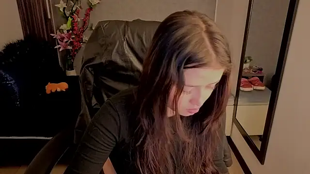 almma shy online show from October 18, 2025, 3:24 pm