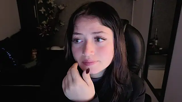 almma shy online show from November 12, 2025, 1:33 pm