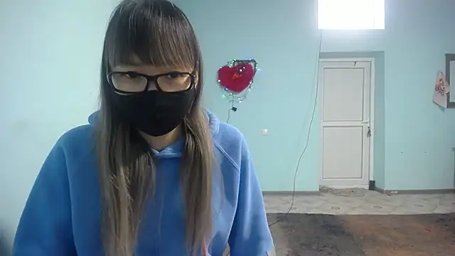 elllaaxx online show from February 13, 2025, 4:00 am