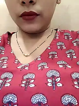 Snapshot of sexyindi_couple chatting on December 24, 2024, 2:54 pm sexyindi couple online show from December 24, 2024, 2:54 pm