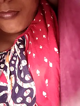 Snapshot of sexyindi_couple chatting on January 6, 2025, 11:29 am sexyindi couple online show from January 6, 2025, 11:29 am