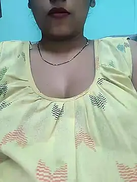 Snapshot of sexyindi_couple chatting on February 5, 2025, 7:07 am sexyindi couple online show from February 5, 2025, 7:07 am