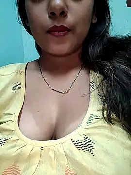 Snapshot of sexyindi_couple chatting on March 5, 2025, 5:29 pm sexyindi couple online show from March 5, 2025, 5:29 pm