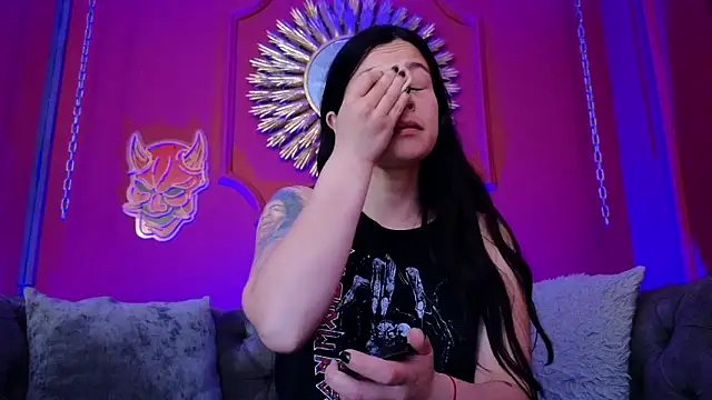 Julieta Russell online show from March 24, 2026, 11:48 am