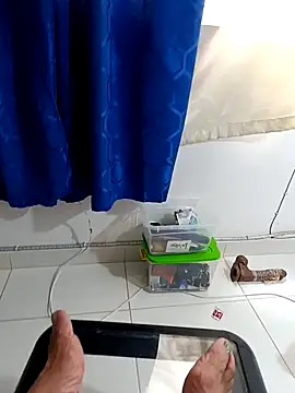 freyadevil333 online show from February 11, 2025, 6:11 pm