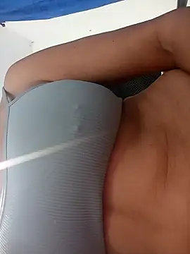 freyadevil333 online show from December 3, 2025, 3:36 am